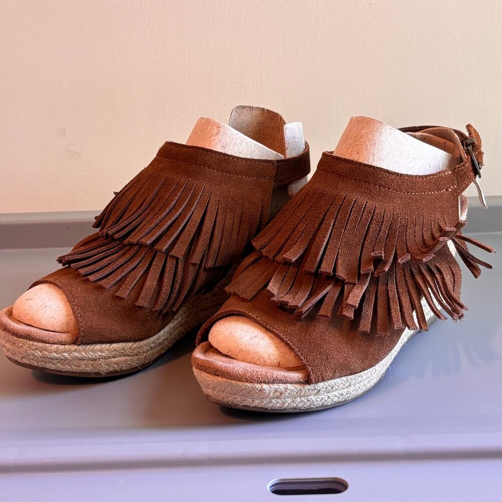 Minnetonka Ashley leather wedge sandals size 8